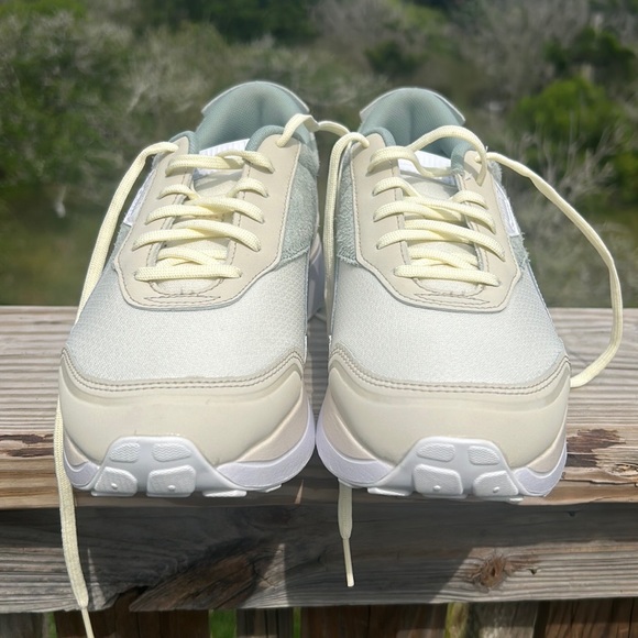 NWOT Puma shoes size 10 women’s - Picture 7 of 8